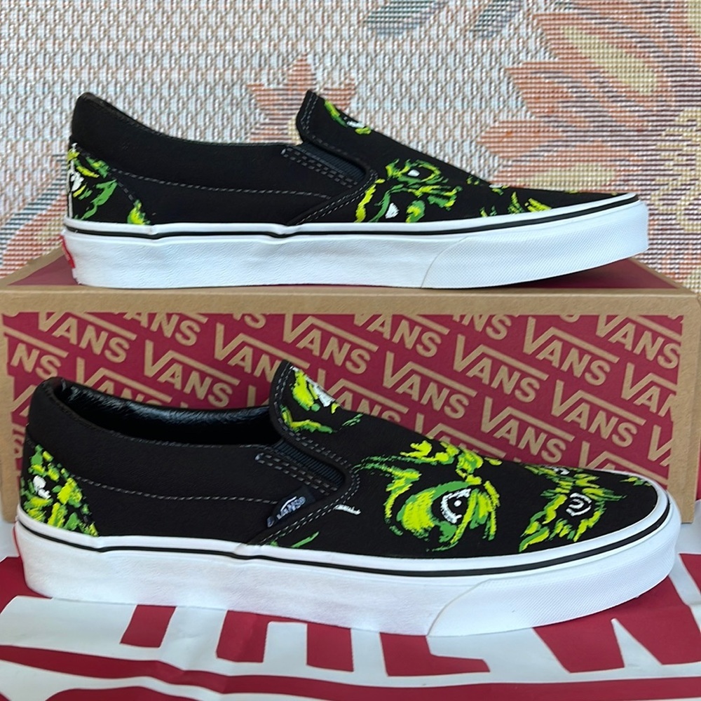 Vans Classic Slip-0n
Eyes In The Dark Black/Multi
VINOA705DBML
Men’s sneakers - Picture 2 of 16